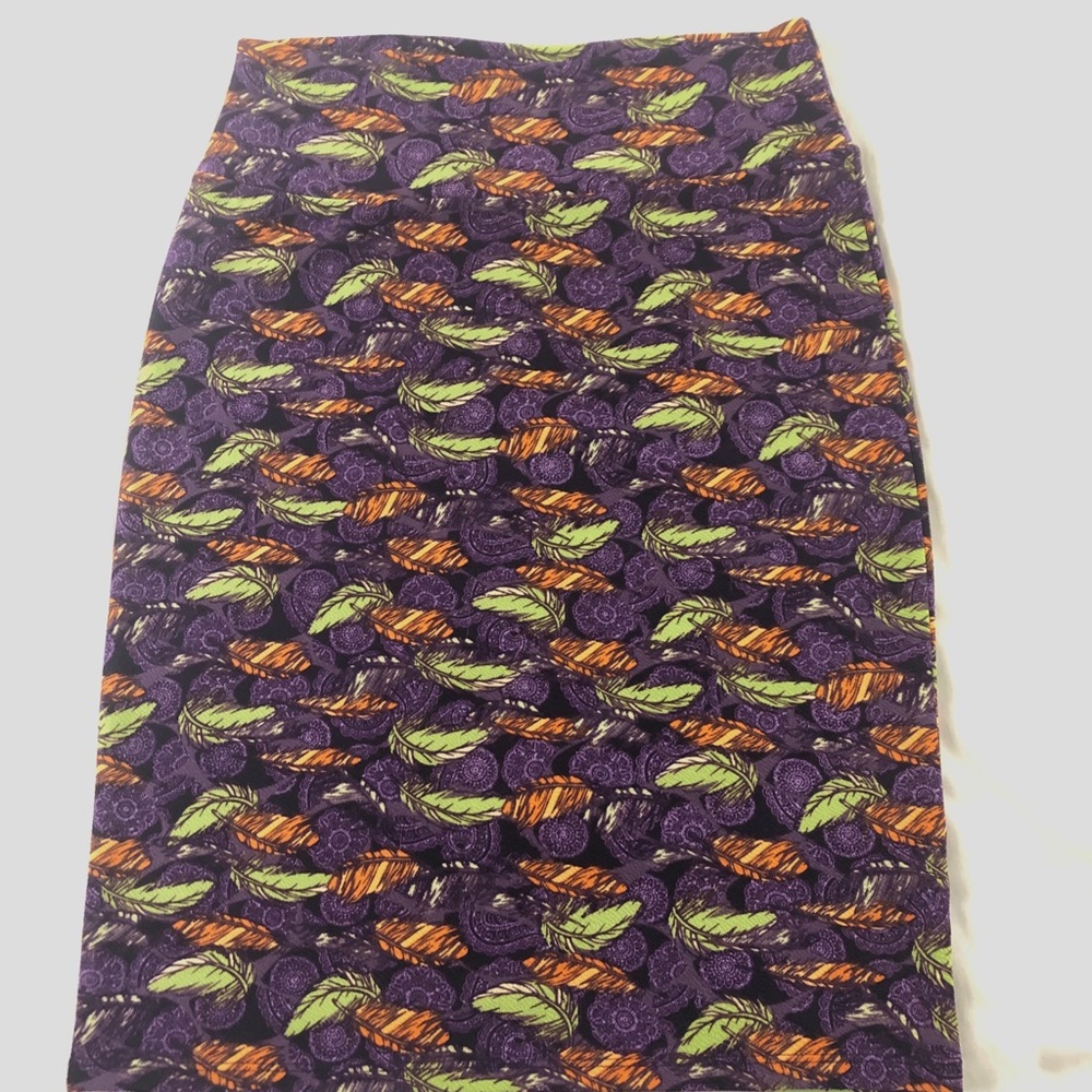 LuLaRoe Cassie pencil skirt M feather print